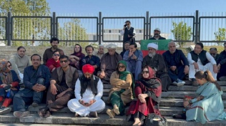 پاکستان ؛ عمران خان کی اسپتال منتقلی کے معاملے پر اپوزیشن اتحاد کا احتجاج تیسرے روز بھی جاری