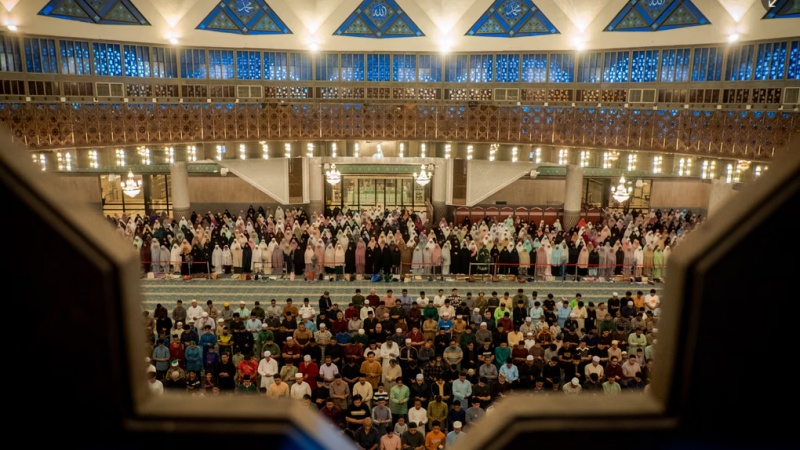 رمضان المبارک: دنیا بھر میں عقیدت، عبادت اور روایات کی تصویری داستان