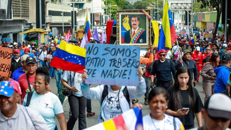 خۆپێشاندان لە پێتەختی ڤەنزوێلا بۆ پشتگریی لە مادۆرۆ