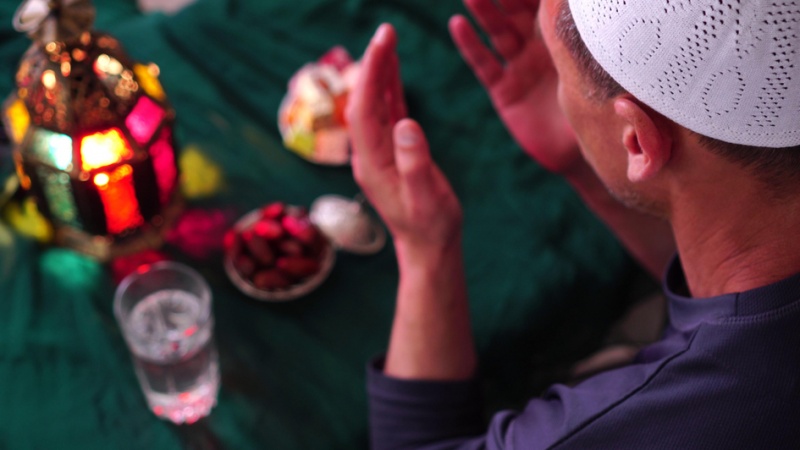 روزہ رکھنے سے صحت کو ہونے والے 10 فوائد