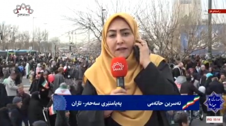 بەشداری پڕشکۆی جەماوەر لە ڕێپێوانی 22ی ڕێبەندان