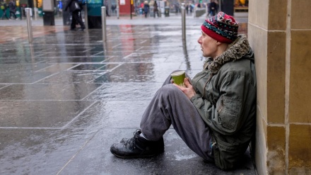 پەرەسەندنی هەژاریی و بێ ماڵ و حاڵیی لە ئینگلیز