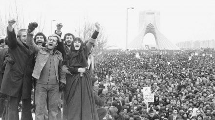 چەن وێنەیەکی ڕۆژانی سەرکەوتنی شۆڕشی ئێسلامی خەڵکی ئێران