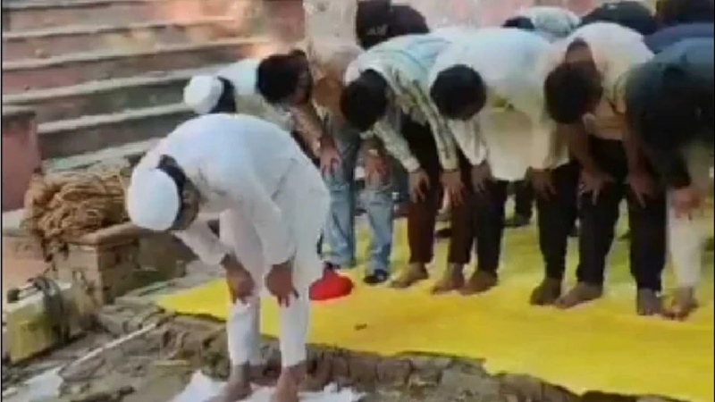 ہندوستان؛ لکھنؤ یونیورسٹی میں مسجد کا گیٹ بند کرنے پر تنازع، ہندو طلبہ نے نمازیوں کا ساتھ دیا