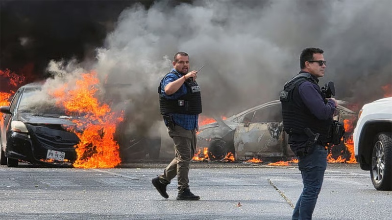 VATRA NA ULICAMA, SUMNJE U DOMAĆINSTVO MEKSIKA; GRAD NA GRANICI DA PADNE U RUKE NARKOKARTELA