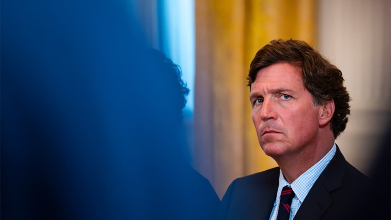 CARLSON: UVLAČENJE AMERIKE U SUKOB S IRANOM JE IZDAJA NACIONALNIH INTERESA