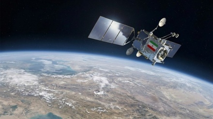 Yekemîn setelayta Îranê ji bo weşana Televîzyonê bo Fezayê hat avêtin