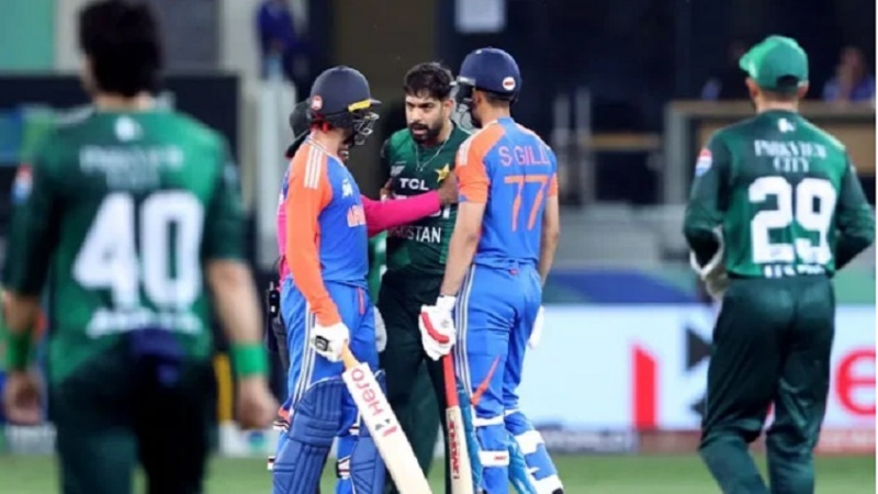 حکومت پاکستان نے قومی ٹیم کو ٹی ٹوئنٹی ورلڈکپ میں ہندوستان کے خلاف میچ کھیلنے کی اجازت دےدی۔