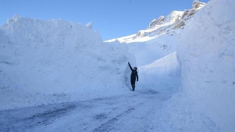 Berfê rêya zêde ji 200 gundî li herêmên kurdnişîn ên Tirkîyê daxist