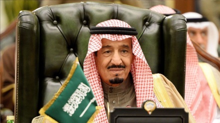 سعودی عرب ؛ سلمان بن عبدالعزیز نے اعلیٰ سرکاری عہدوں میں رد و بدل کرتے ہوئے 13 حکام کو برطرف کر دیا