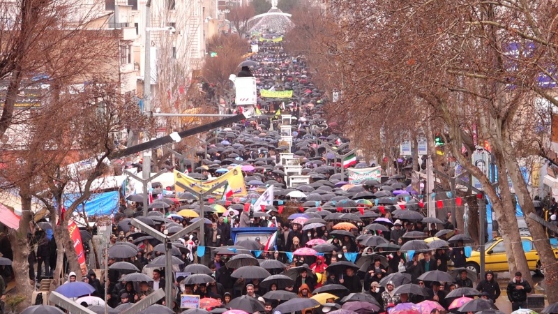 بەشداری ملوێنان ئێرانی لە جەژنی شۆڕشی ئیسلامی- سـنـه