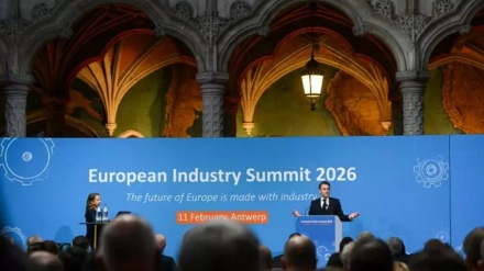 میکرون: یورپ شدید خطرے میں ہے