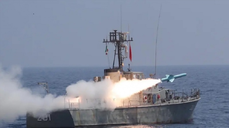 سپاہ پاسداران کی بحری طاقت کا مظاہرہ، میزائل کے بحری ورژن کا کامیاب تجربہ