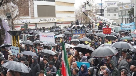 ئامادەبوونی خەڵکی مەهاباد لەڕێوڕەسمی ساڵوەگەڕی سەرکەوتنی شۆڕشی ئیسلامی