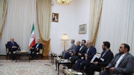 مغربی پابندیاں ایران اور روس کی اسٹریٹجک شراکت داری کمزور نہ کر سکیں : ڈاکٹر علی لاریجانی