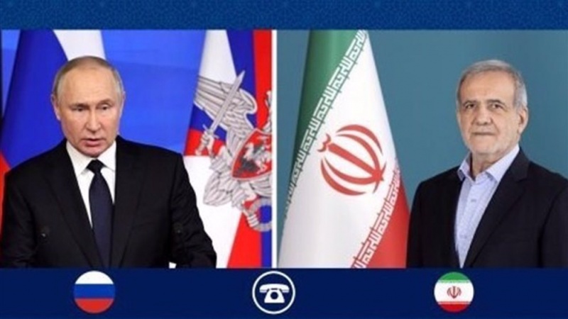 Iranski predsjednik Masud Pezeškian (desno) i ruski predsjednik Vladimir Putin