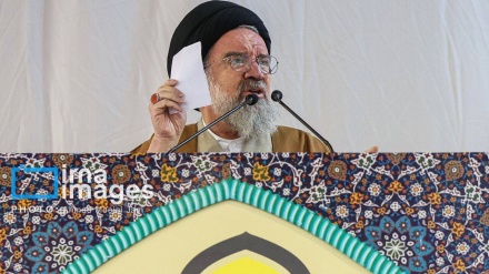 خطیب جمعہ تہران: ملک کے اعلیٰ حکام مذاکرات کے معاملے میں متحد ہیں