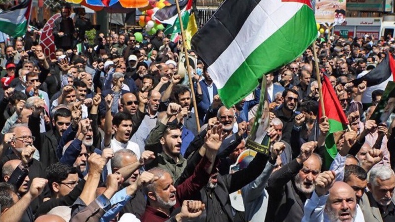 Na slici Iranci na skupu s palestinskom zastavom (Foto: IRNA)