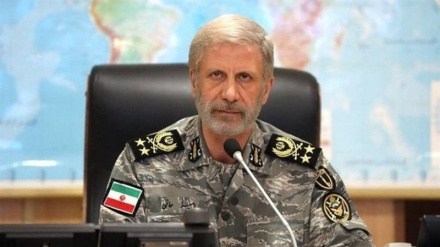 ایران کی قوم دشمنوں کے سامنے سر نہیں جھکائے گی