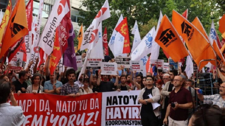 Li çend bajarên Tirkiyê dijberên NATO`yê hevdem kom bûn