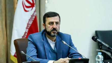 ایران آبنائے ہرمز میں کسی بھی غیرملکی مداخلت کو قبول نہیں کرے گا: غریب آبادی