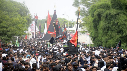 پاکستان: پورے ملک میں یومِ عاشور مذہبی عقیدت و احترام کے ساتھ منایا جا رہا ہے، سخت حفاظتی انتظامات