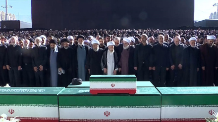 Rêûrisma Nimêjkirina ser meytê Rêberê Micahid ê Şehîd hat lidarxistin