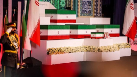 ڕێزگرتنی شاندە بیانییەکان لە تەرمی پاکی ڕێبەری شەهیدی موجاهید