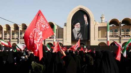 شہید رہبر کی آخری رسومات: ایرانی سوگواروں نے امریکہ مردہ باد کے نعرے لگائے، ڈوئچے ویلے