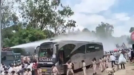 ہندوستان میں طلباء کے خلاف ظلم اور بربریت کا سلسلہ جاری، دہلی کے بعد پٹنہ میں بھی پولیس کی چلی لاٹھیاں!