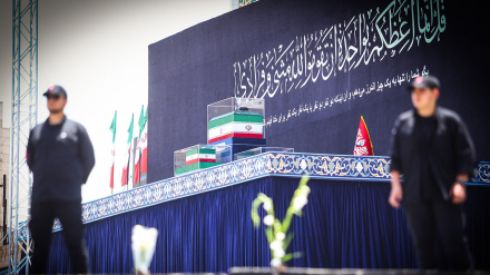 د ایران د شهید رهبر د جنازې لمونځ 