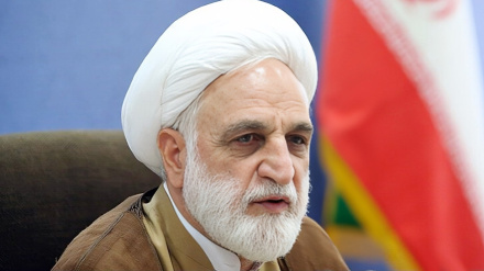 آبنائے ہرمز کا مالک اور فرمانروا ایران ہے