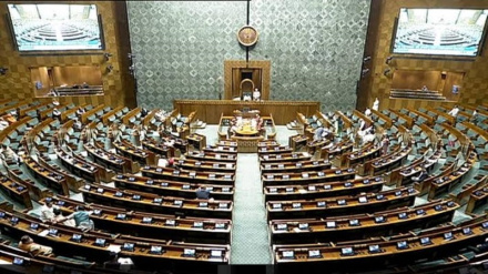 ہندوستان: پارلیمنٹ میں اینٹی پیپر لیک بِل پر پہلے دن کی بحث ختم، کارروائی کل صبح 11 بجے تک ملتوی