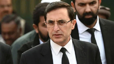 پاکستان: بانی پی ٹی آئی کی دوسرے اسپتال منتقلی سے سپریم کورٹ کے حکم کی خلاف ورزی ہوئی ہے، بیرسٹرگوہر 
