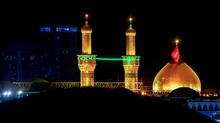 حضرت امام حسینؑ اور حضرت عباسؑ کے روضۂ اقدس کے پرچم تبدیل کر دیے گئے۔