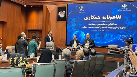 طبی وسائل اور ادویات جنگ کے دوران وزارت خارجہ کی ایک اہم ذمہ داری تھی: ایرانی وزیر خارجہ