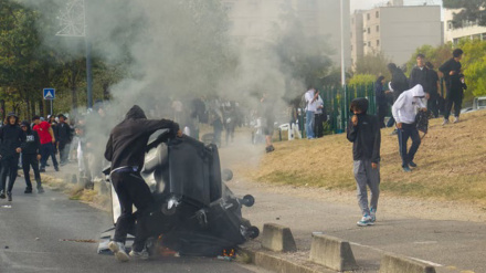 Francuska: Masovna hapšenja tokom studentskih protesta širom zemlje dok radnici štrajkuju zbog plata