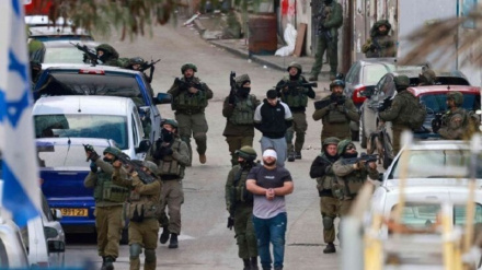 غزہ میں 70 بچوں سمیت 100 فلسطینی شہدا کی اجتماعی نمازِ جنازہ