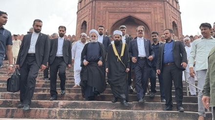 دہلی کی تاریخی جامع مسجد میں ایرانی عدلیہ کے سربراہ کی نماز جمعہ میں شرکت: نمازیوں نے زبردست استقبال کیا۔