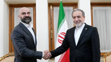  دیداری سەرۆکی یەکێتی نیشتمانیی کوردستانی عێراق لەگەڵ وەزیری دەرەوەی ئێران؛ کوردستانی عێراق ڕێگە ناداتە هیچ هەڕەشەیەکی دژی ئێران