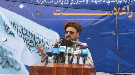 تاکید مقام حکومت سرپرست بر پایان تنش میان افغانستان و پاکستان